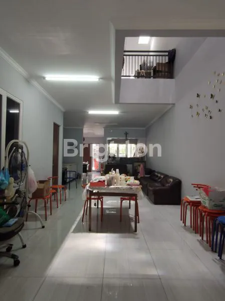 image RUMAH BARU 2,5 LANTAI SIAP HUNI DAN MINIM SEKAT DI BATUNUNGGAL BANDUNG (5)