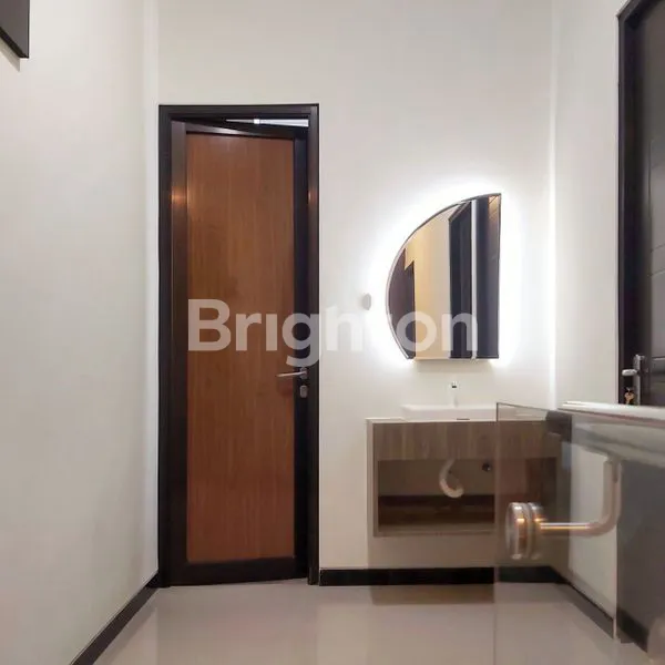 image RUMAH 2 LANTAI DI SURABAYA SELATAN  (4)