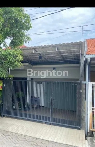 image RUMAH YANG ASRI SIAP HUNI SANGAT COCOK UNTUK KELUARGA DI KUTISARI INDAH UTARA DEKAT DENGAN UNIV PETRA (1)