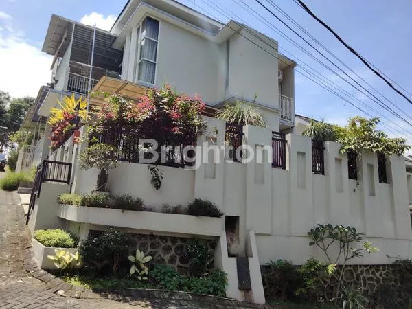 image RUMAH HOOK CANTIK MINIMALIS DALAM CLUSTER DI SAXOPONE MALANG (6)