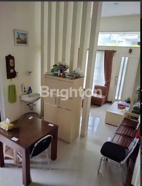 image RUMAH HOOK CANTIK MINIMALIS DALAM CLUSTER DI SAXOPONE MALANG (7)