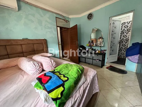 image RUMAH 2 LANTAI + 3 KIOS AKTIF, HADAP JALAN DI KEMBANGAN JAKARTA BARAT (8)