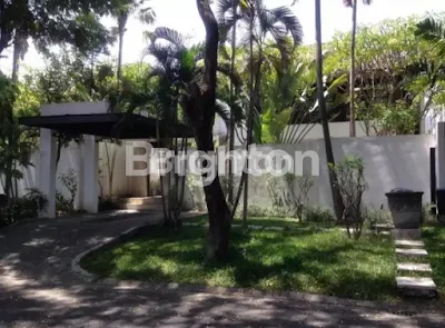 image RUMAH MEWAH INTERNATIONAL LIVING (1)