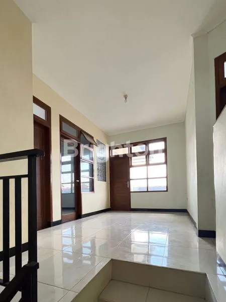 image RUMAH MIMALIS 2 LANTAI MURAH DI PADANGSAMBIAN (7)