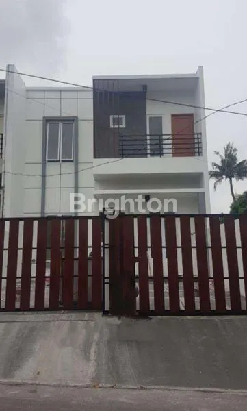 image RUMAH KEBAYORAN LAMA, BANGUNAN 2 LANTAI (1)