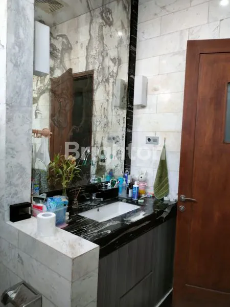 image RUMAH 4 LANTAI DALAM KOMPLEK KELAPA NIAS TEMPAT STRATEGIS TENANG AMAN DAN NYAMAN (7)