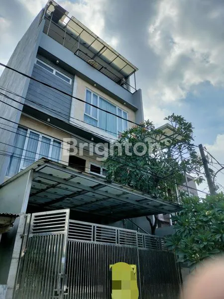 image RUMAH 4 LANTAI DALAM KOMPLEK KELAPA NIAS TEMPAT STRATEGIS TENANG AMAN DAN NYAMAN (8)