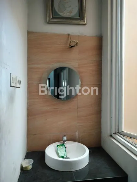 image RUMAH 4 LANTAI DI KOMPLEK KELAPA NIAS KELAPA GADING JAKARTA UTARA (4)
