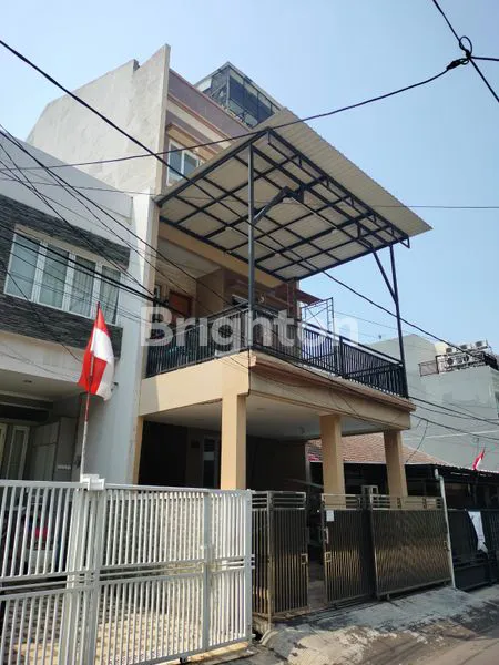 image RUMAH 4 LANTAI DI KOMPLEK KELAPA NIAS KELAPA GADING JAKARTA UTARA (8)