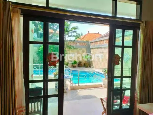 image VILLA DENGAN POOL HALAMAN LUAS DI RENON (7)