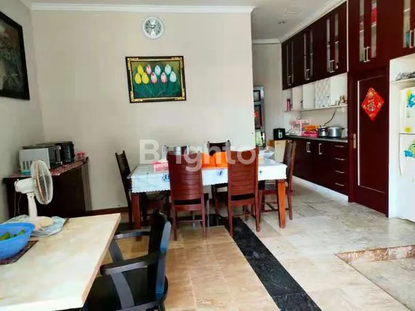 image VILLA DENGAN POOL HALAMAN LUAS DI RENON (8)