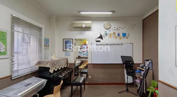 image RUKO LETAK STRATEGIS BSD 2 LANTAI, 9 AC, MEJA & LEMARI RESEPSIONIS (8)