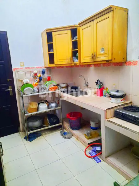 image RUMAH HOOK DI PAKUNDEN KEDIRI KOTA (2)