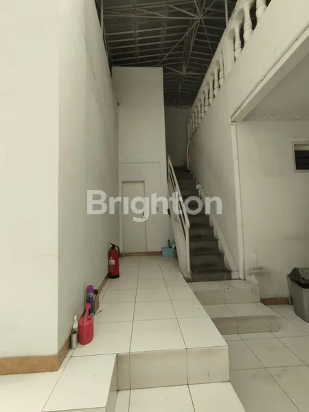 image RUMAH & KANTOR SURABAYA PUSAT DI JALAN SRIWIJAYA (5)