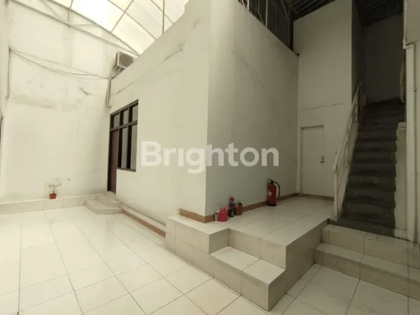 image RUMAH & KANTOR SURABAYA PUSAT DI JALAN SRIWIJAYA (7)