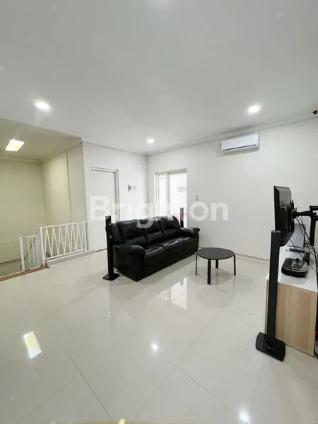 image RUMAH MODERN MINIMALIS TERAWAT SIAP HUNI, SUTOREJO UTARA (2)