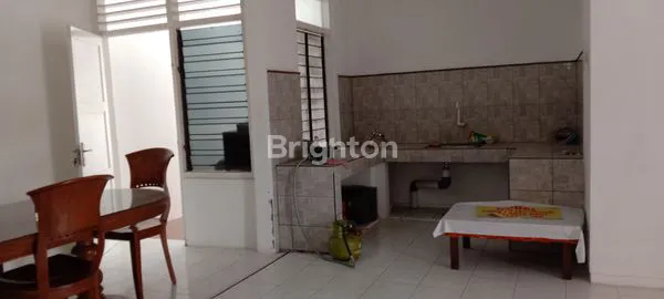 image RUMAH BESAR LINGKUNGAN PERUMAHAN DEKAT XT SQUARE KOTA GEDE (7)