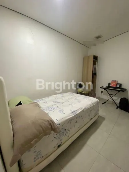 image HEMAT 300 JUTATURUN 3.8 JADI 3.5 RUMAH 3 LANTAI SIAP HUNI CLUSTER EDISON SCIENTIA SUMMARECON SERPONG (7)