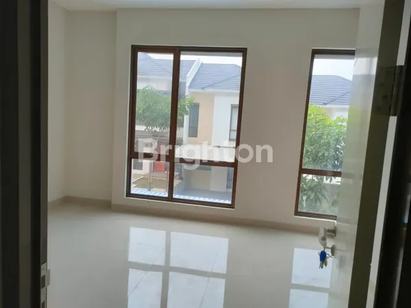 image RUMAH BARU 2 LANTAI SEMI FURNISH NYAMAN SEJUK VIEW PERBUKITAN STRATEGIS DILENGKAPI CLUB HOUSE (7)
