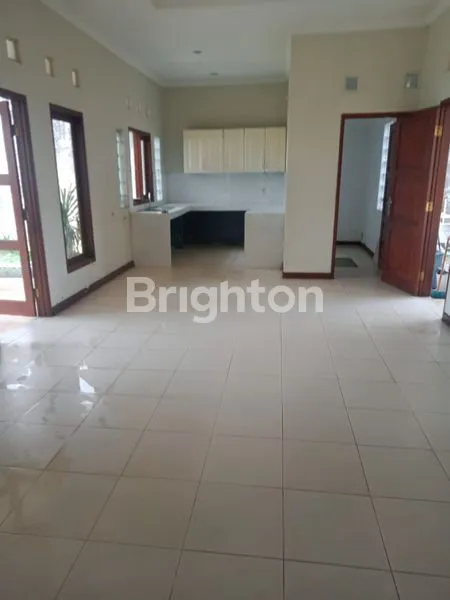 image RUMAH CANTIK DAN LUAS DI PAJAJARAN BOGOR (4)