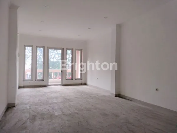 image RUKO 3.5 LANTAI BAGUS SIAP PAKAI DI KELAPA GADING (1)