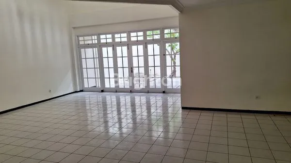 image RUMAH DAERAH SELATAN MARGOREJO INDAH TERAWAT DAN SIAP HUNI (7)