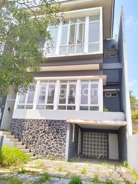 image RUMAH KLASTER BANYAN TYPE DENAYA 3 LANTAI(BELUM FINISHING) (1)