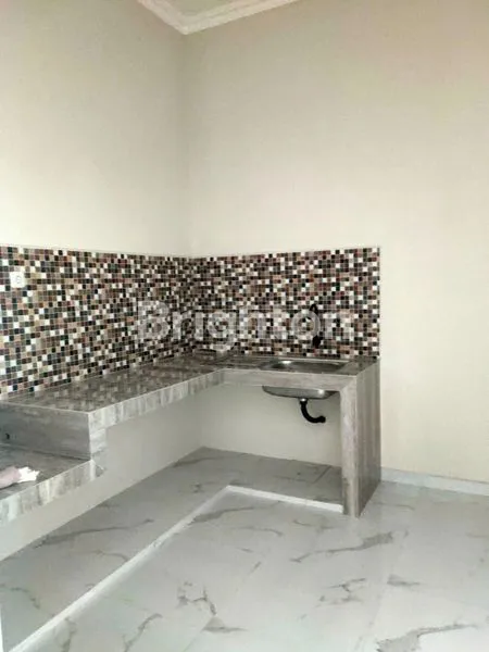 image RUMAH 2LANTAI BARU GRESS MANYAR  (3)