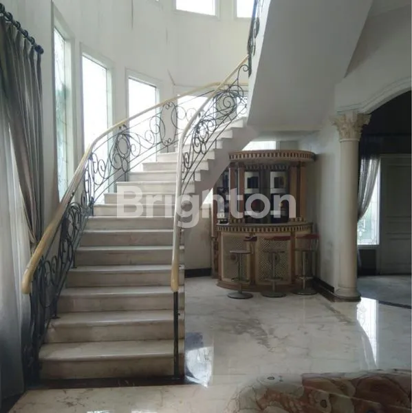 image RUMAH DI KOMPLEK PURI INDAH (7)