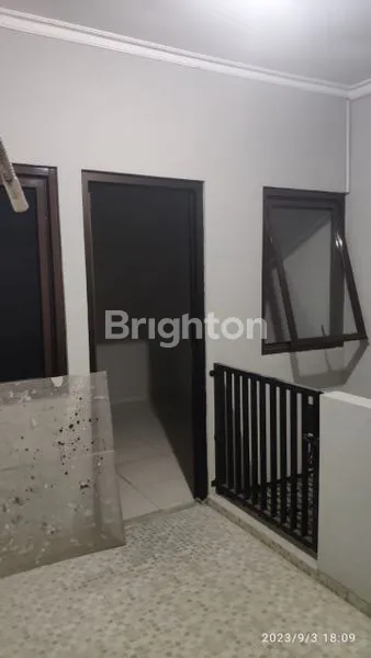 image RUMAH 2 LANTAI SEMI FURNISHED METLAND CAKUNG JAKARTA TIMUR (3)