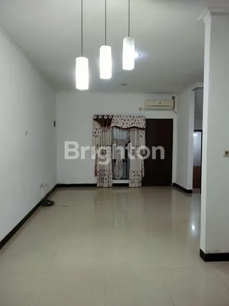 image RUMAH 2 LANTAI SEMI FURNISHED METLAND CAKUNG JAKARTA TIMUR (5)