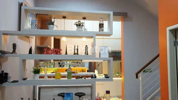 image RUMAH CANTIK FURNISHED TASIKMADU (4)