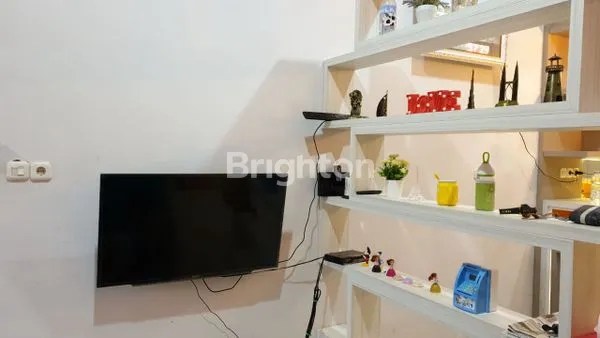 image RUMAH CANTIK FURNISHED TASIKMADU (6)