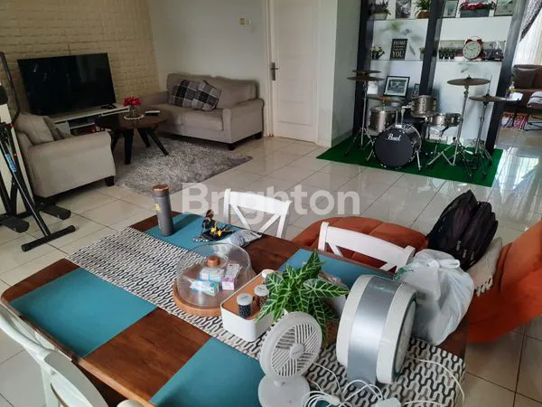 image RUMAH DENGAN TAMAN TERBUKA DI PURIMAS SURABAYA DEKAT UPN DAN MERR (4)