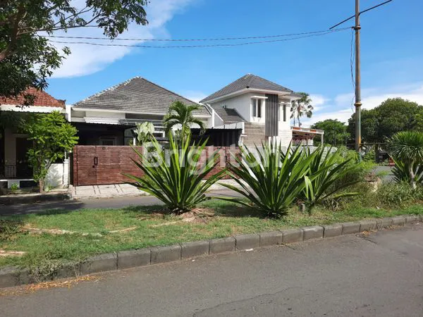 image RUMAH DENGAN TAMAN TERBUKA DI PURIMAS SURABAYA DEKAT UPN DAN MERR (1)