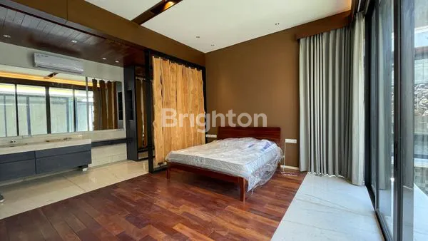 image DHARMAHUSADA INDAH SELATAN FULL FURNISH + SWIMMING POOL! (5)