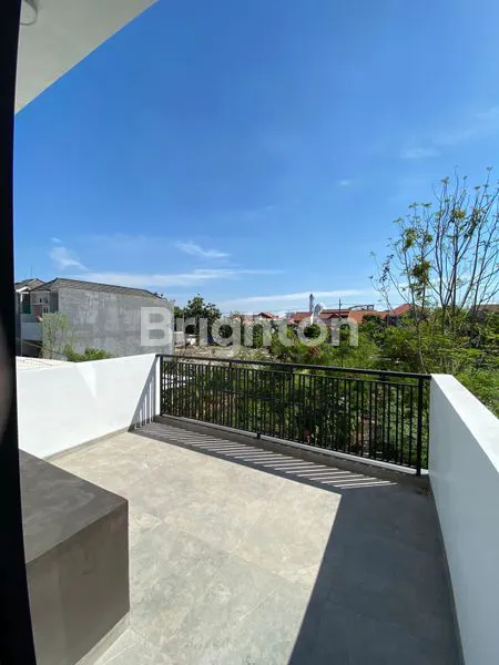 image RUMAH 2LANTAI RUNGKUT ASRI STRATEGIS PINTU TOLL SURABAYA BANDARA (6)