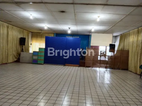 image SUPER STRATEGIS, TOKO DAN AULA, SELANGKAH PURA PAKUALAMAN, TITIK NOL MALIOBORO (5)