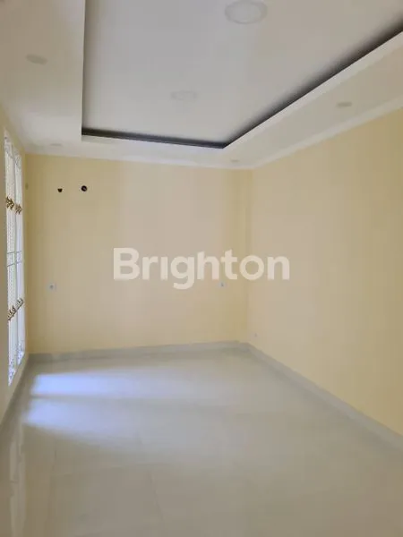 image RUMAH SIAP HUNI 3 LANTAI JANUR ELOK (4)