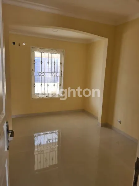 image RUMAH SIAP HUNI 3 LANTAI JANUR ELOK (6)