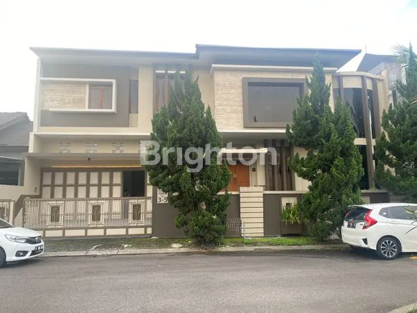 image LUXURY HOUSE DI LINGKUNGAN YANG AMAN, NYAMAN, DAN STRATEGIS (6)