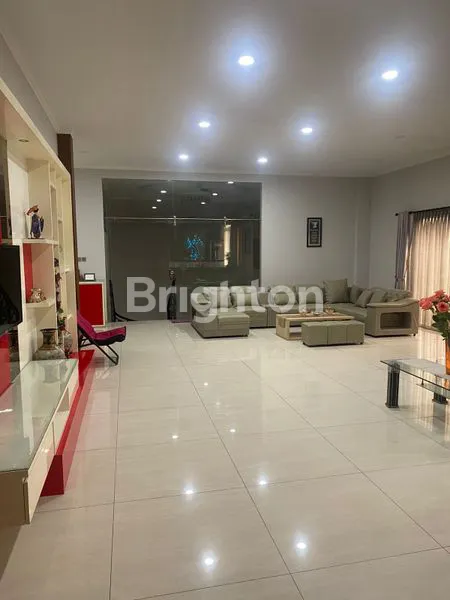 image LUXURY HOUSE DI LINGKUNGAN YANG AMAN, NYAMAN, DAN STRATEGIS (8)