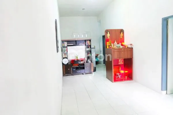 image RUMAH KOMPLEK NEWLAND MARELAN, 8 MENIT KE IRIAN SUPERMARKET (3)