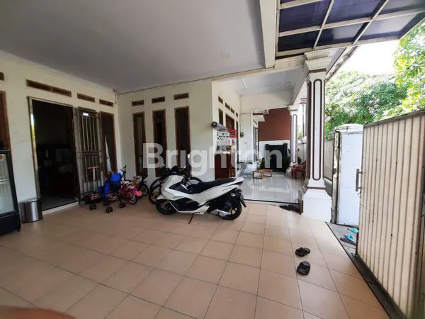 image RUMAH CANTIK 2 LANTAI DI PERUMAHAN CIKUPA, TANGERANG (3)