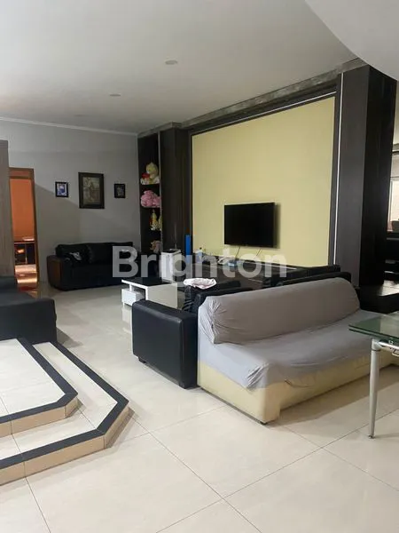 image RUMAH MEWAH DI PERUMAHAN ELITE DI SINGASANA (3)