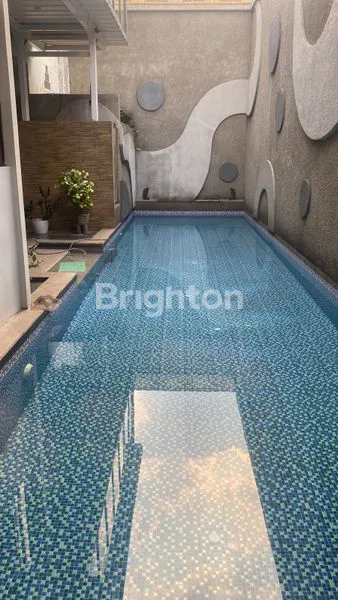 image RUMAH MEWAH DI PERUMAHAN ELITE DI SINGASANA (7)