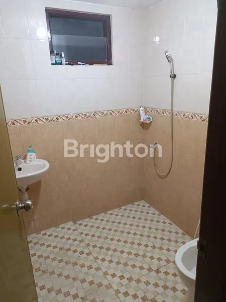 image RUMAH 2 LANTAI DI NGINDEN INTAN TIMUR (4)