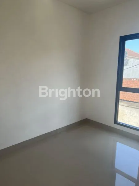 image RUMAH MODERN ONE GATE LANTAI 3 DENGAN 5 KAMAR TIDUR, SUDAH FASILITAS CANGGIH SMART HOME UA, LAMPU DOOR LOCK CCTV ( BISA KONTROL PAKE HP)LOKASI STRATEGIS DI SIDAKARYA DENPASAR SELATAN,DEKAT KE KAMPUS UNDIKNAS  (2)