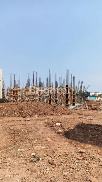 image RUMAH MEWAH INDENT JAKARTA SELATAN, INNER COURT YARD/POOL AREA + CARPORT 3 CARS. BANGUNAN 3 LANTAI (2)