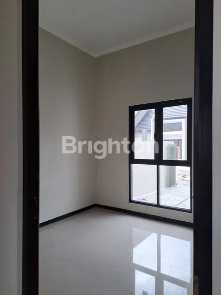 image RUMAH 1LANTAI MODERN MINIMALIS DEKAT KE TOLL BANDARA JUANDA, MASIH SEKITARAN DAN MEPET GUNUNG ANYAR SURABAYA TIMUR (3)